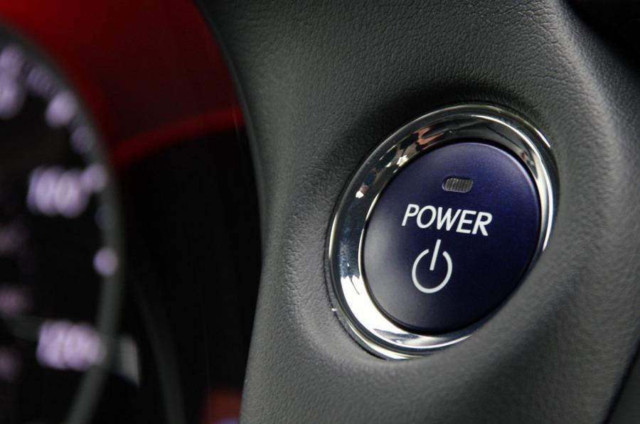  Lexus CT200h 2010 года  (фото 132 из 266)